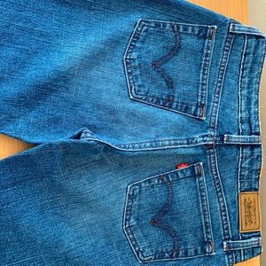 Vintage Y2K Levi’s 515 size 4 boot cut